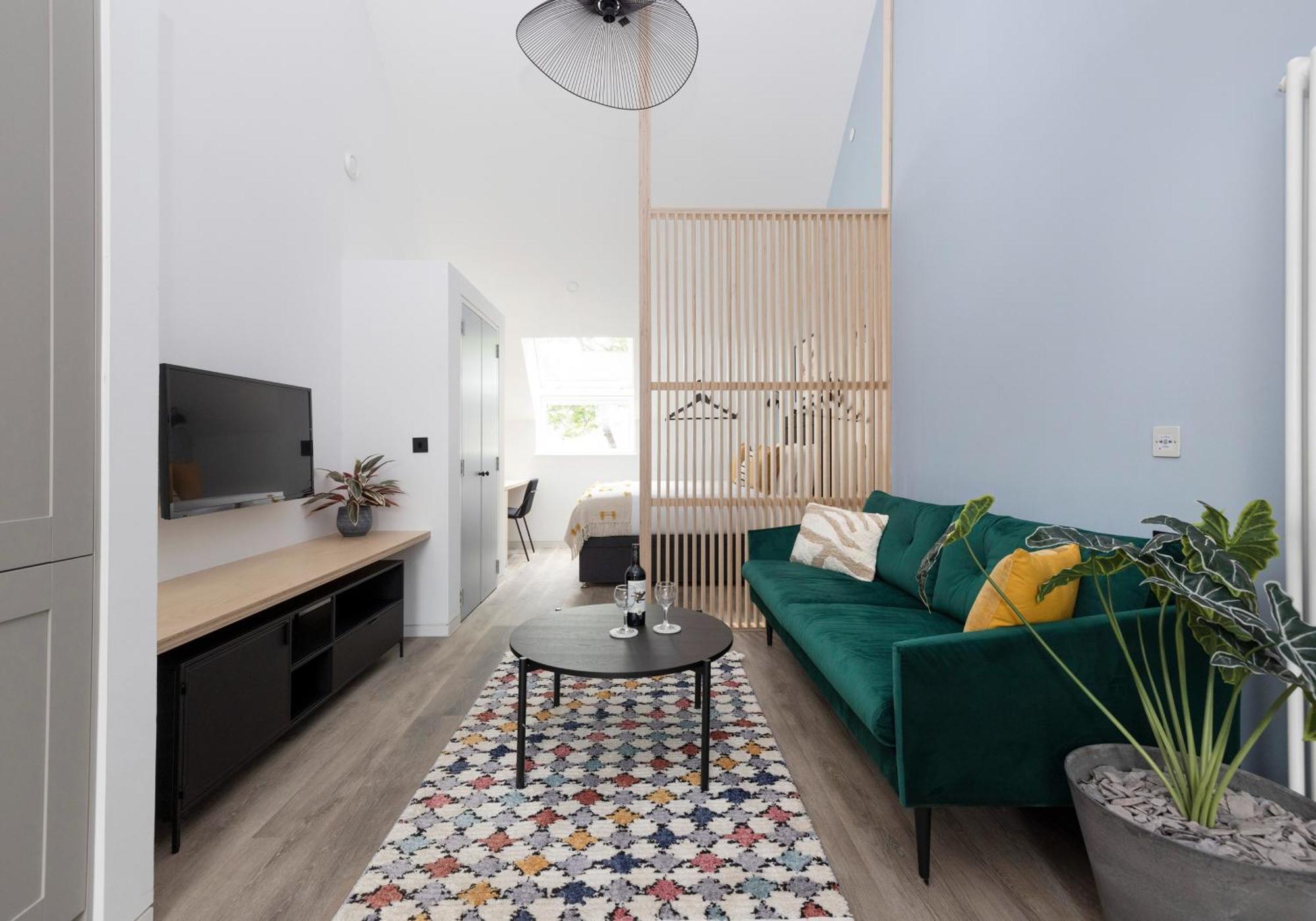 Charming Studios Near Holyrood Park & Calton Hill Edinburgh Room photo