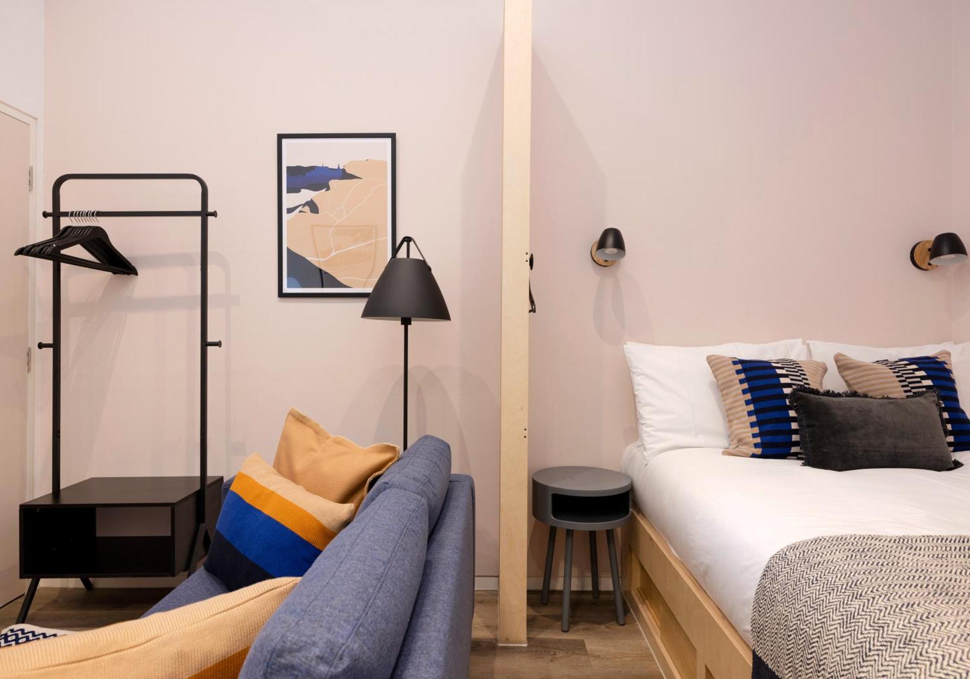 Charming Studios Near Holyrood Park & Calton Hill Edinburgh Room photo