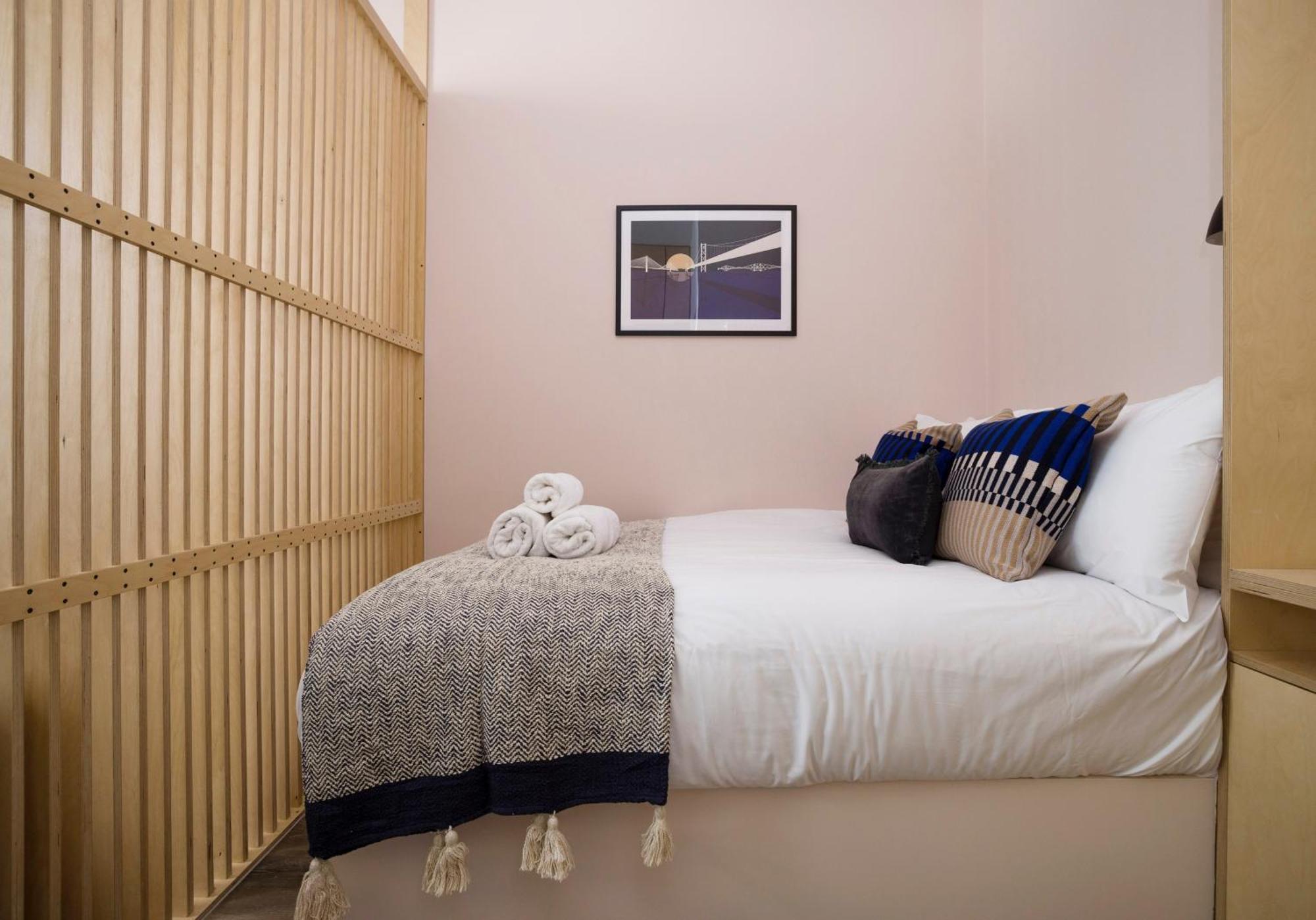 Charming Studios Near Holyrood Park & Calton Hill Edinburgh Room photo