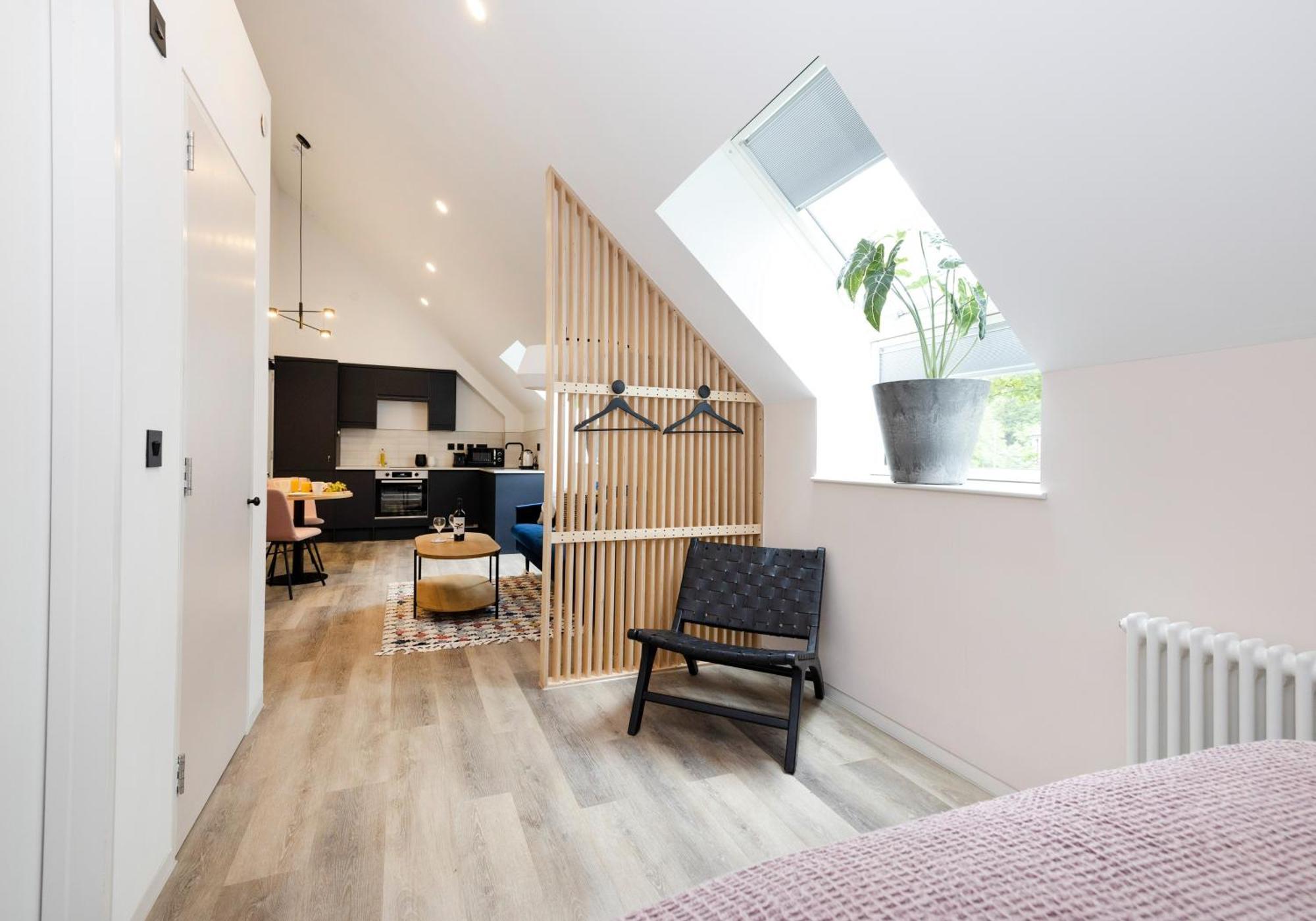 Charming Studios Near Holyrood Park & Calton Hill Edinburgh Room photo