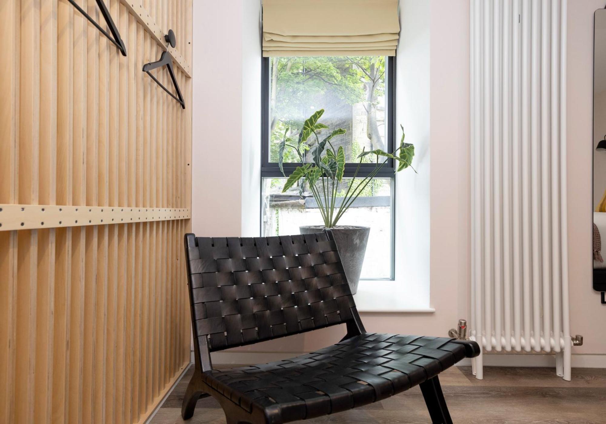 Charming Studios Near Holyrood Park & Calton Hill Edinburgh Room photo