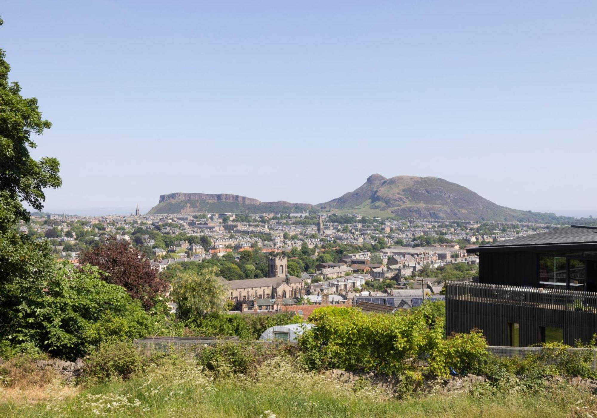 Charming Studios Near Holyrood Park & Calton Hill Edinburgh Room photo
