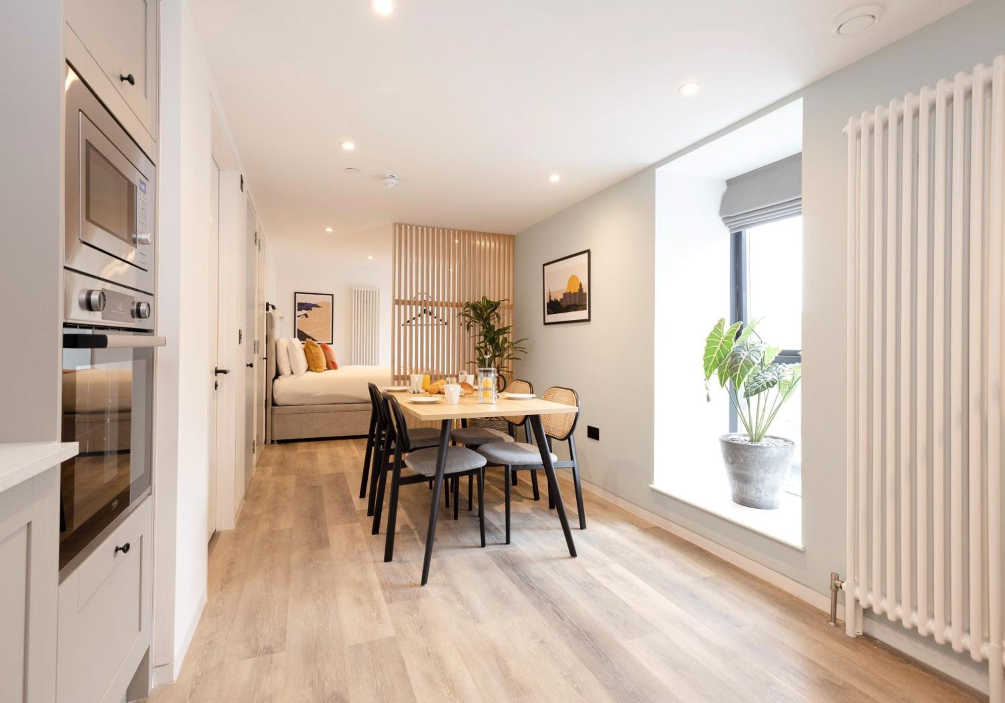 Charming Studios Near Holyrood Park & Calton Hill Edinburgh Room photo