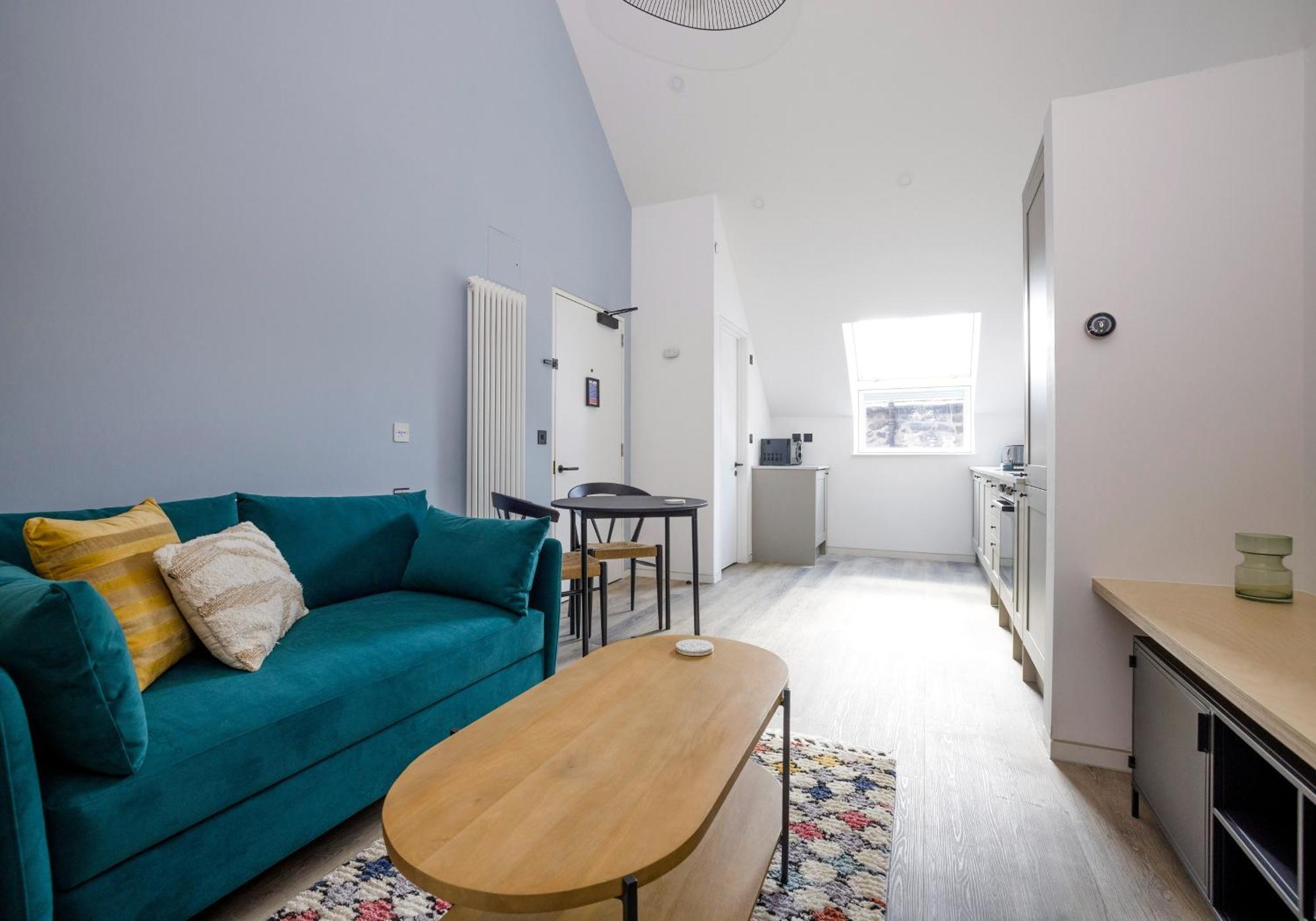 Charming Studios Near Holyrood Park & Calton Hill Edinburgh Room photo