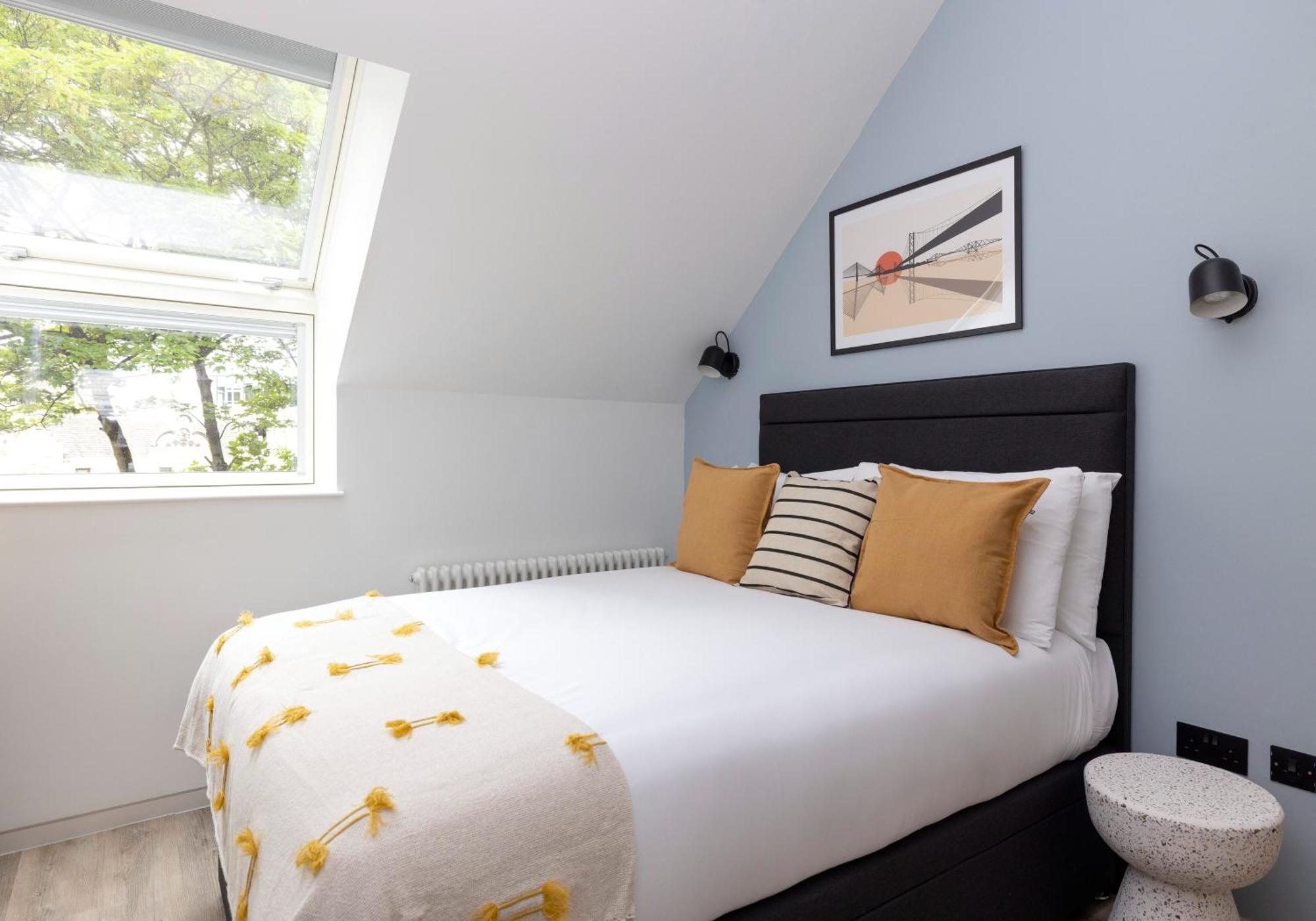Charming Studios Near Holyrood Park & Calton Hill Edinburgh Room photo