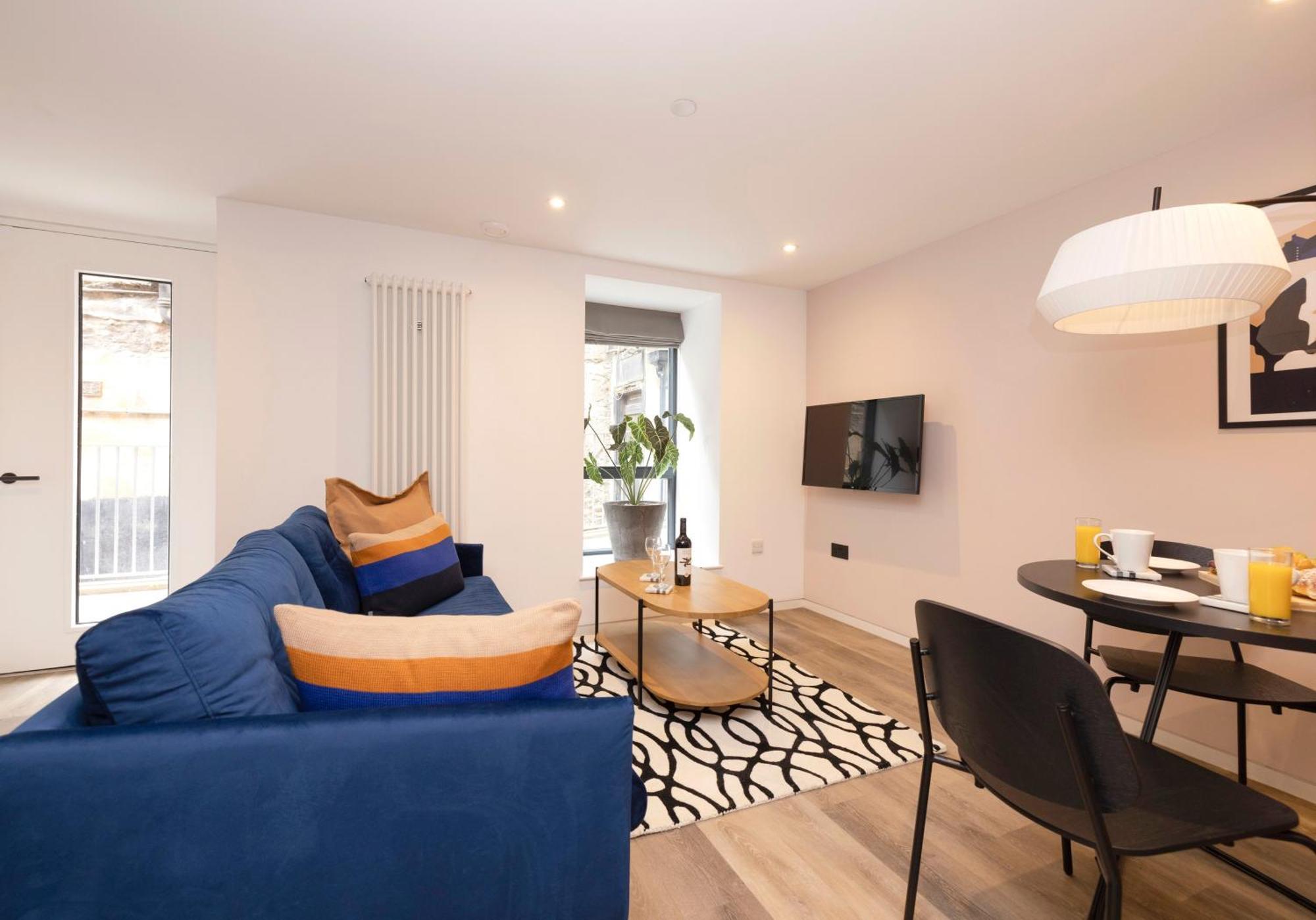 Charming Studios Near Holyrood Park & Calton Hill Edinburgh Room photo