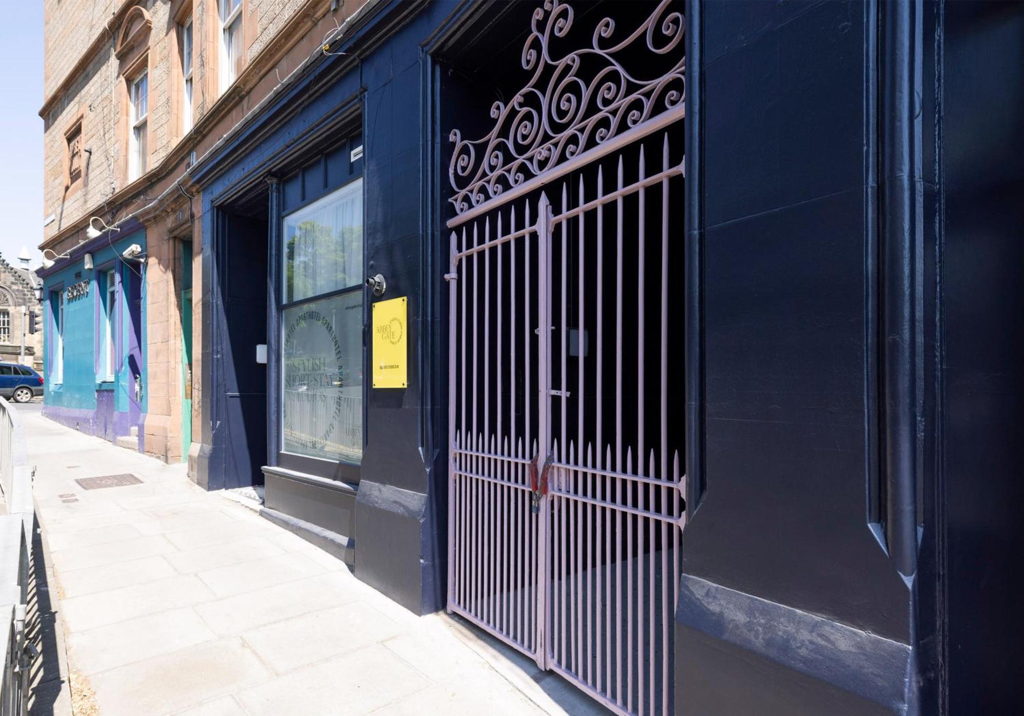 Charming Studios Near Holyrood Park & Calton Hill Edinburgh Room photo
