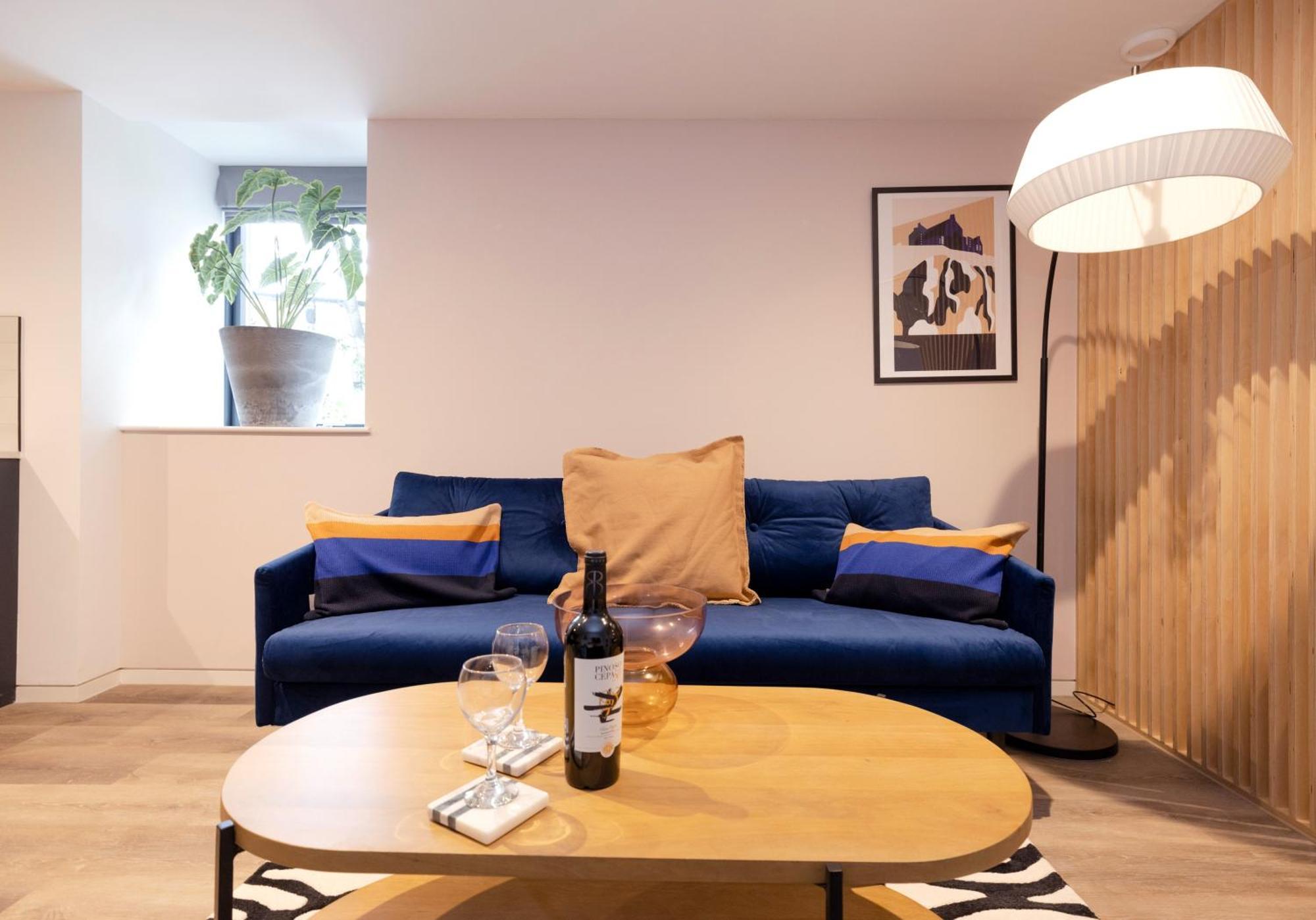 Charming Studios Near Holyrood Park & Calton Hill Edinburgh Room photo