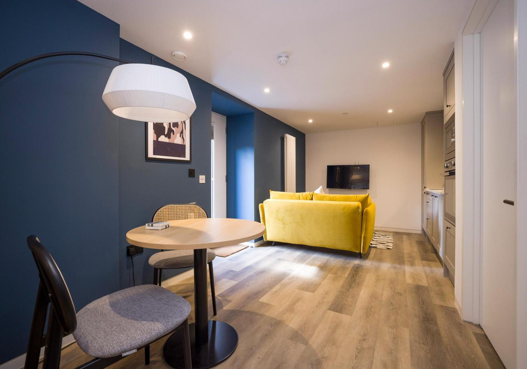 Charming Studios Near Holyrood Park & Calton Hill Edinburgh Room photo