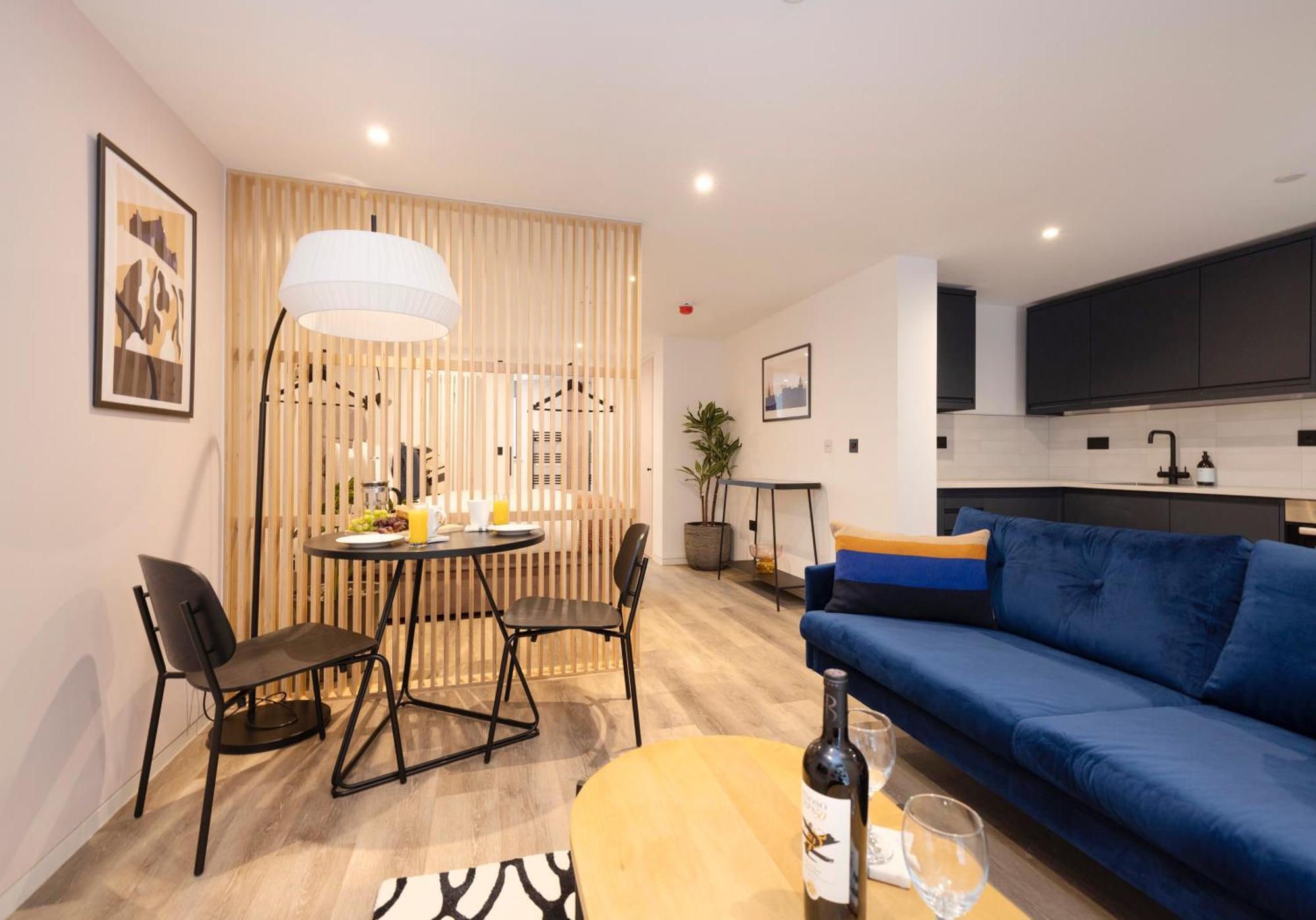 Charming Studios Near Holyrood Park & Calton Hill Edinburgh Room photo