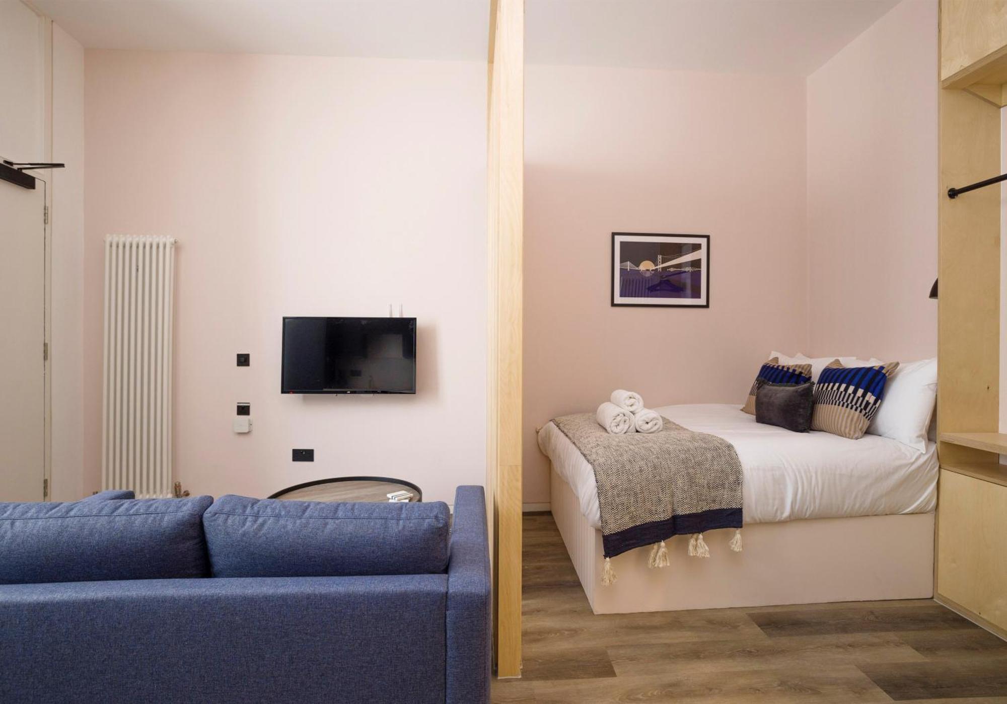 Charming Studios Near Holyrood Park & Calton Hill Edinburgh Room photo