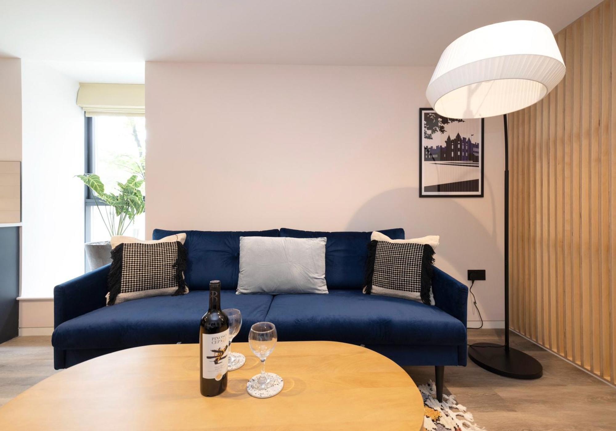 Charming Studios Near Holyrood Park & Calton Hill Edinburgh Room photo